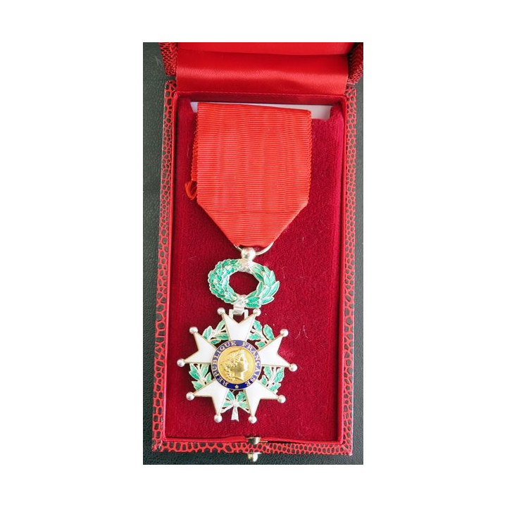 FRANCE : croix de chevalier de la Légion d'Honneur 3° république émaux parfaits