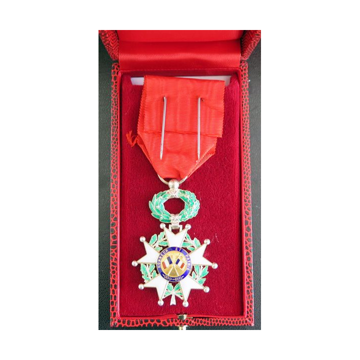 FRANCE : croix de chevalier de la Légion d'Honneur 3° république émaux parfaits