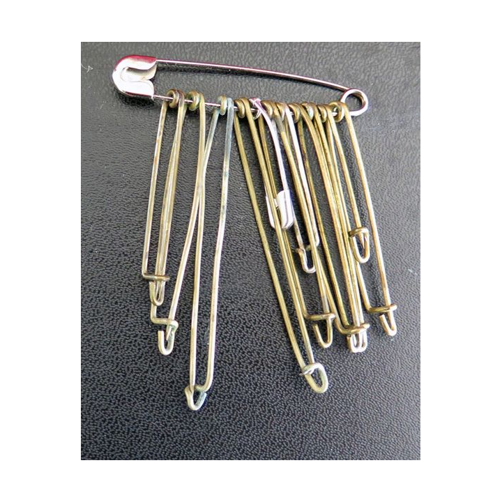 MILITARIA : lot de 10 épingles en laiton de dimensions diverses max 6,5 cm