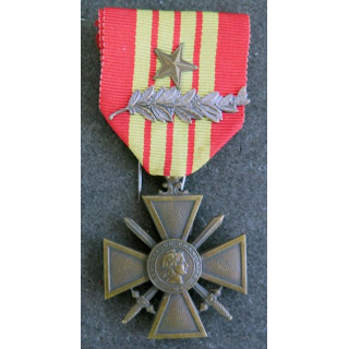 FRANCE : Croix de guerre 1939-1940 avec un ruban type Giraud palme et clou