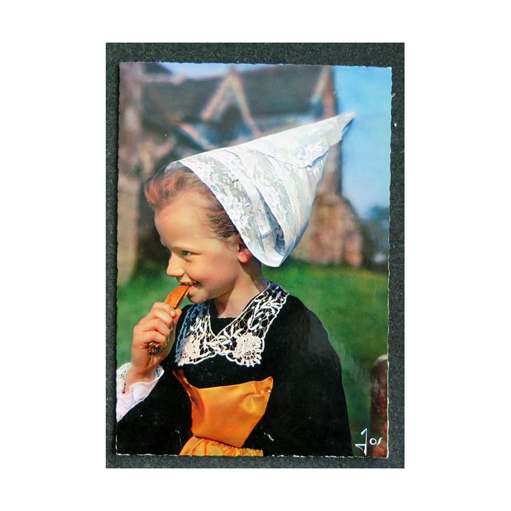 Carte Postale La Bretagne en couleurs Fillette en costume de la Montagne 
