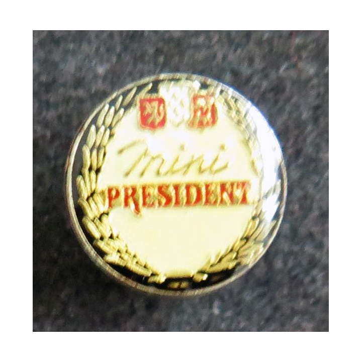 Pin's boite de camembert Président
