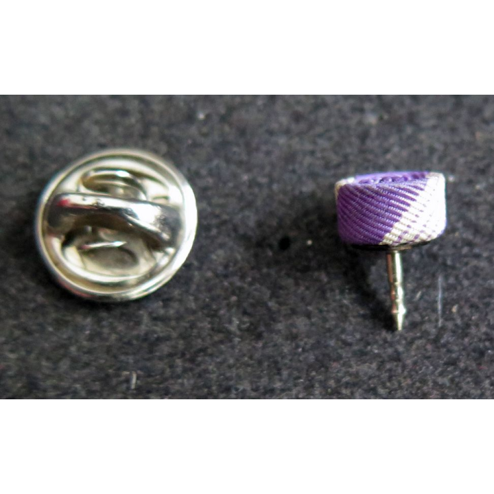 INCONNU : rosette de boutonnière violette à 4 liserets blancs (à priori civile française)