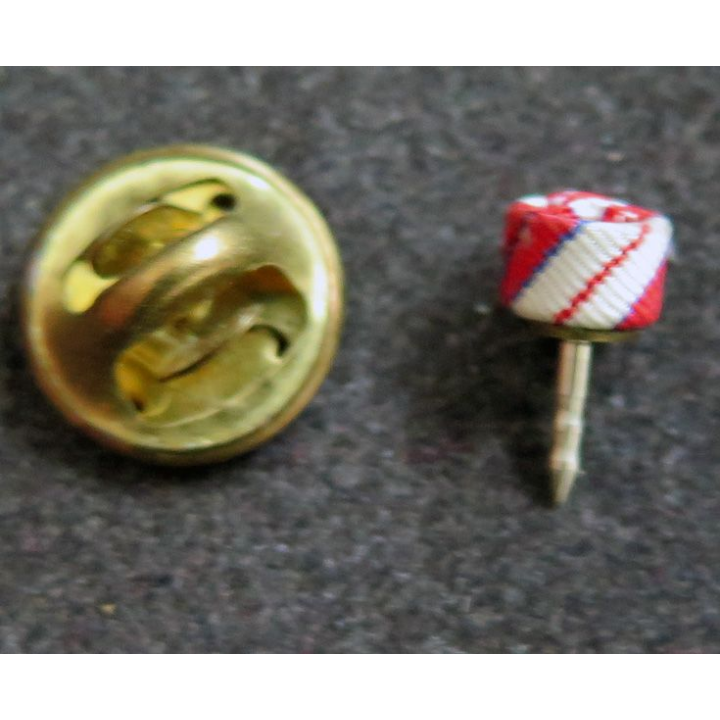 INCONNU : rosette de boutonnière rouge à liserets blancs et bleu (à priori civile française)