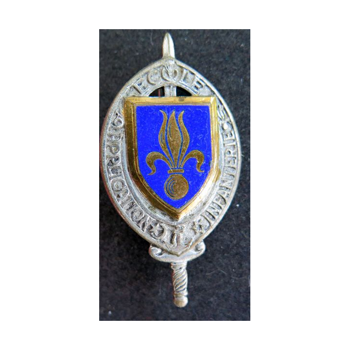 Insigne métallique de l'école d’application d’infanterie d'Auvours Drago Paris H. 340 en émail