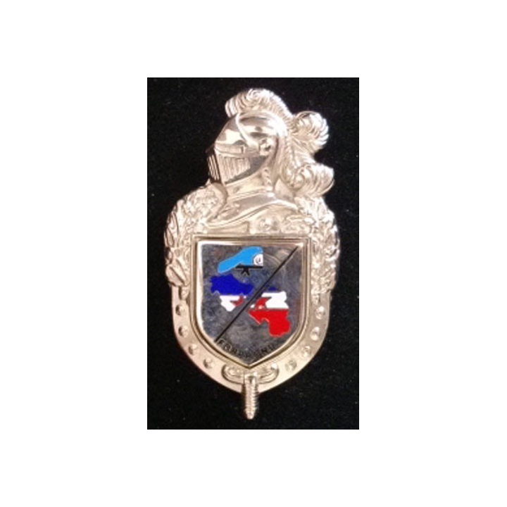 GENDARMERIE : Insigne de la gendarmerie Forpronu avec l'écu tout argenté (plateau doré)