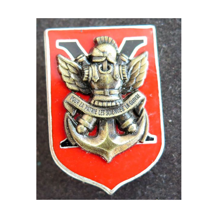 ECOLE : insigne de l'école polytechnique Fond rouge Drago G.2570