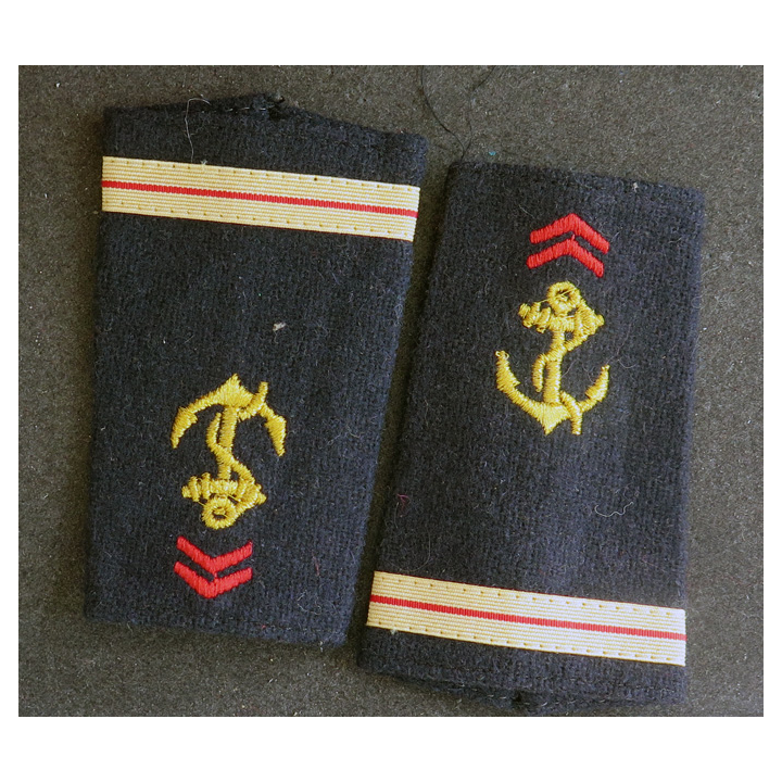 Paire de fourreaux d'épaule d'adjudant chef des Troupes de marine