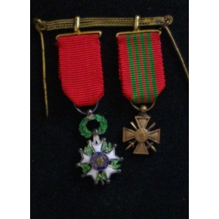 FRANCE : GROUPE DE 2 MÉDAILLES MINIATURES GUERRE 1939