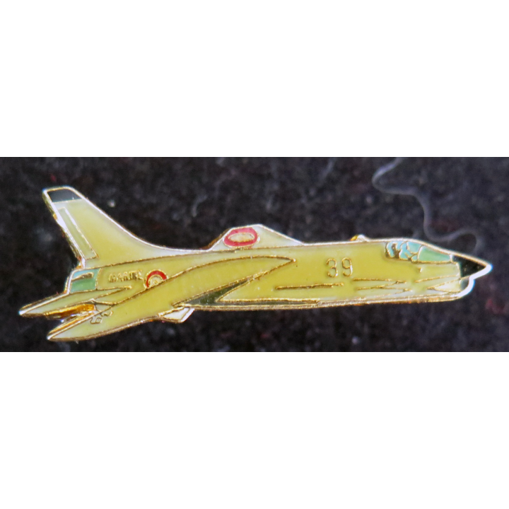 Pin's d'avion de la marine nationale crusader ?