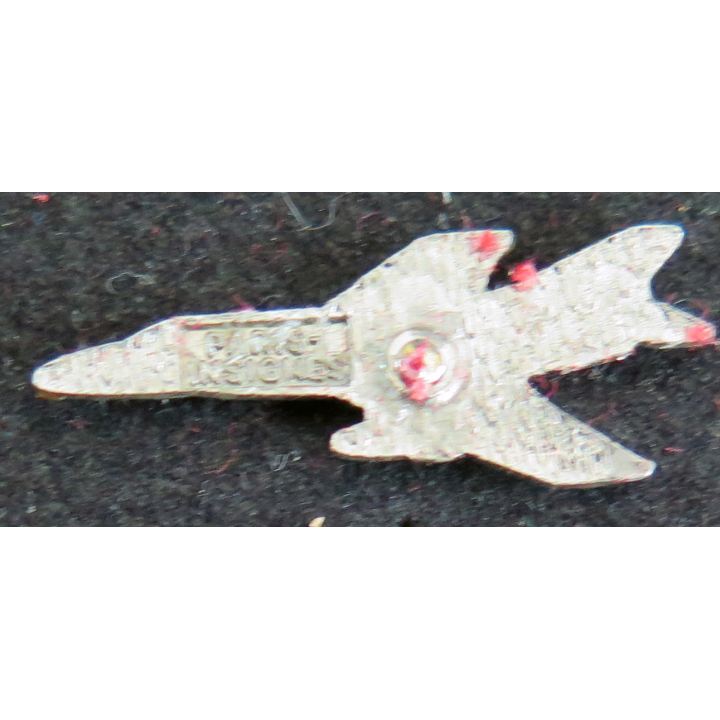 Pin's d'avion de la marine nationale attache cassée jaguar ?
