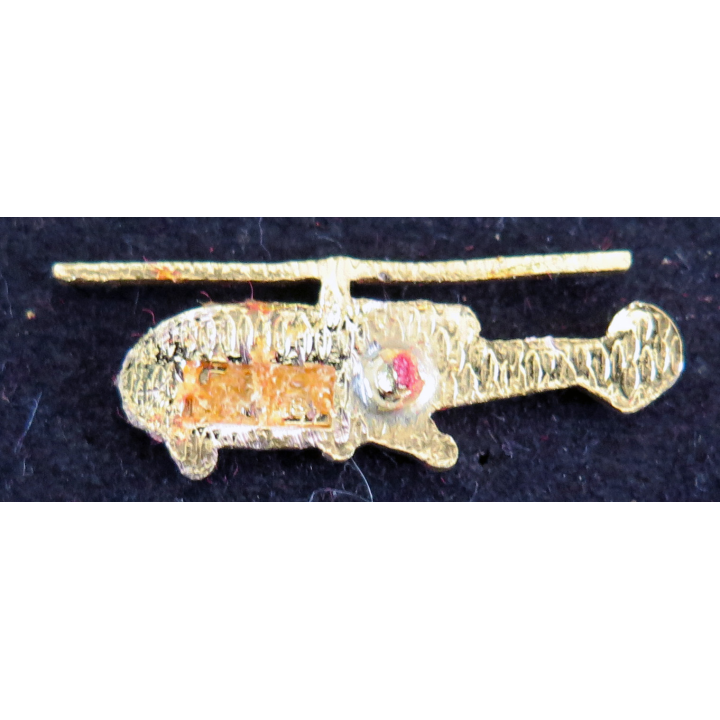Pin's d'hélicoptère de la marine nationale attache cassée Alouette ?