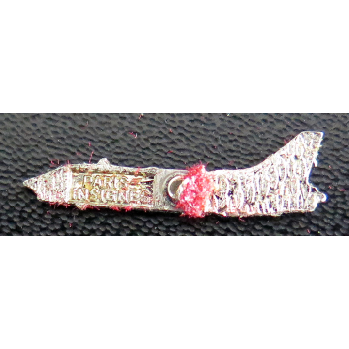 Pin's d'avion de chasse de la marine nationale attache cassée Paris Insignes