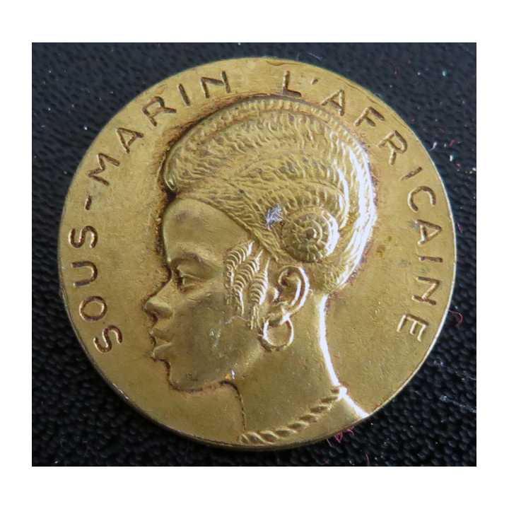 Insigne rond doré du sous marin l'AFRICAIN Arthus Bertrand Paris.
