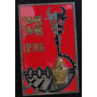 12° RG : insigne du 12° régiment du génie en émail de fabrication Drago G. 1978 inscription au pourtour