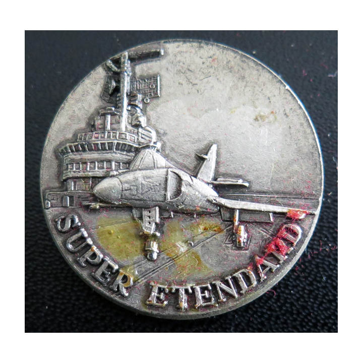 14 F : médaille de la 14° Flottille de chasse embarquée Super étendard diamètre 3,5 cm avec quelques traces de colle au dos