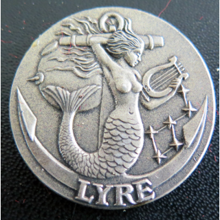 Rondache argentée du Bâtiment LYRE FIA