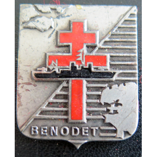BENODET : insigne refrappé et émaillé du Chasseur 12 BENODET Arthus Bertrand Paris