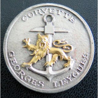 Rondache argentée et dorée de la Corvette GEORGES LEYGUES FIA