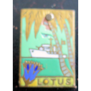 LOTUS : insigne émaillé du Dragueur D 356 LOTUS Arthus Bertrand Paris