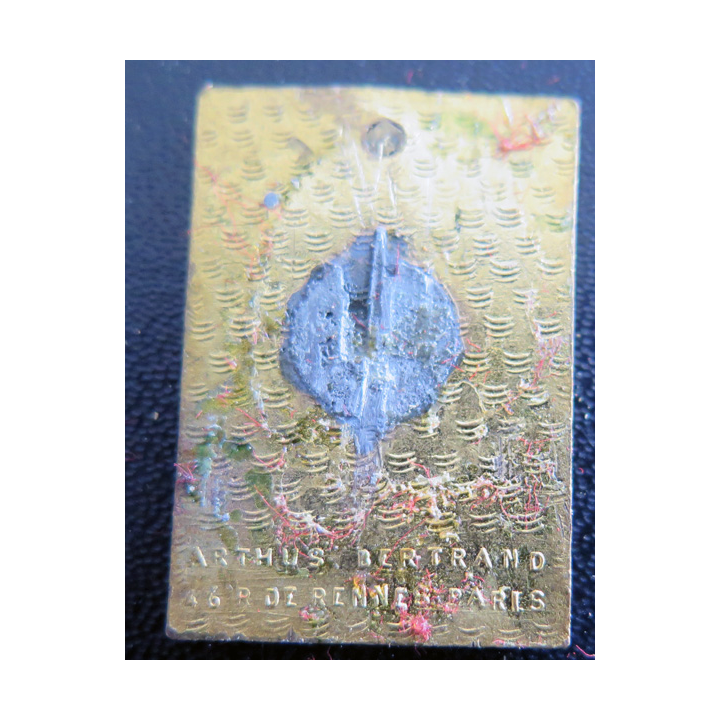 LOTUS : insigne émaillé du Dragueur D 356 LOTUS Arthus Bertrand Paris