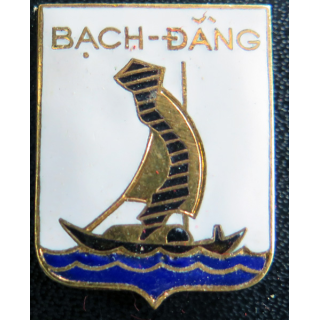 BACH-DANG : insigne du Dragueur BACH-DANG AB Paris Refrappe R 85 en émail
