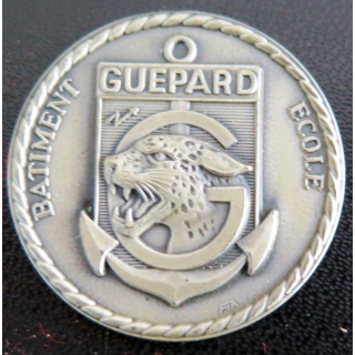 GUEPARD : Rondache argentée du bâtiment école Guépard FIA