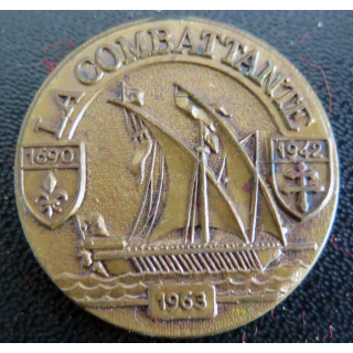 LA COMBATTANTE : Rondache type bronze du Patrouilleur La Combattante Arthus Bertrand Paris