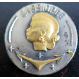 CASSIOPEE : Rondache argentée et dorée du chasseurs de mines Cassiopée FIA