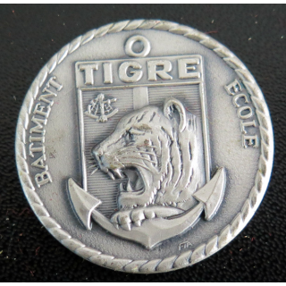 TIGRE : Rondache argentée du Bâtiment école Tigre FIA
