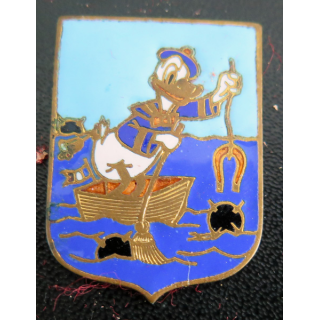 DRAGUEUR 311 : insigne du dragueur 311 AUGIS par autorisation de Walt Disney en émail