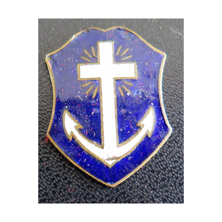 nsigne de l'association catholique des officiers de marine 1930/40 hauteur 3 cm en émail