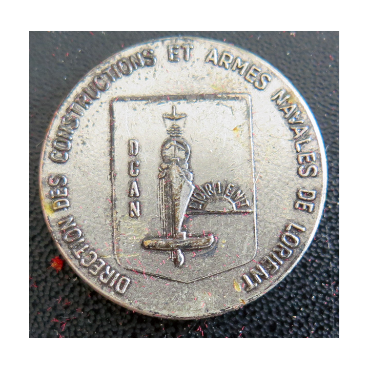 DCAN Lorient : rondache argentée de la direction des constructions et armes navales de Lorient