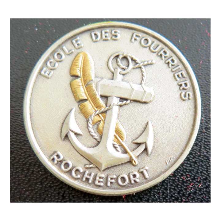 FOURRIERS : Rondache argentée et dorée de l'école des Fourriers de Rochefort FIA