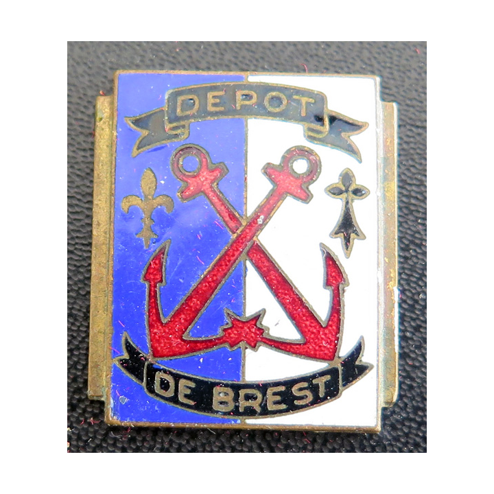 DEPOT DE BREST : insigne du dépôt de Brest Augis en émail