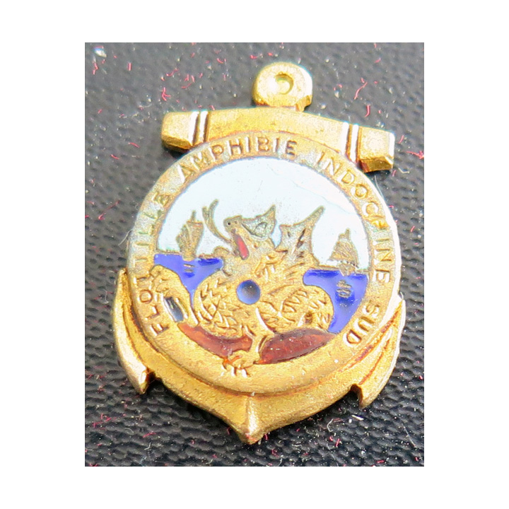 FAIS : boutonnière de la Flotille Amphibie Indochine Sud 2,4 cm de hauteur en émail