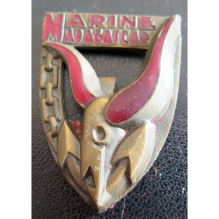 MARINE MADAGASCAR : insigne de la Marine Madagascar Arthus Bertrand en émail
