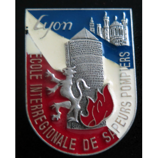 POMPIERS : insigne de l'école interrégionale de sapeurs pompiers de fabrication FIA