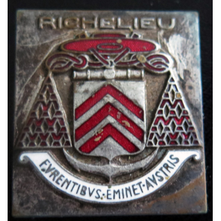 RICHELIEU : insigne du bâtiment de ligne Richelieu de fabrication Arthus Bertrand en émail