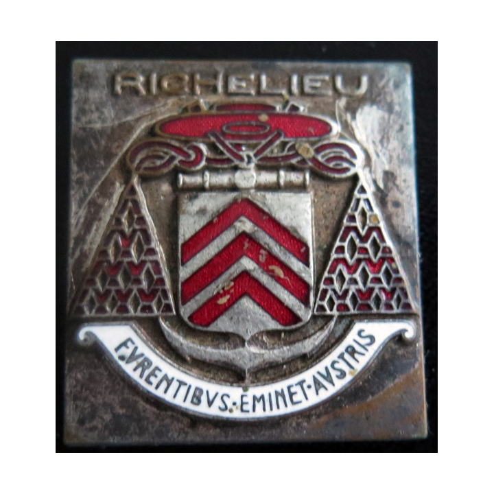 RICHELIEU : insigne du bâtiment de ligne Richelieu de fabrication Arthus Bertrand en émail