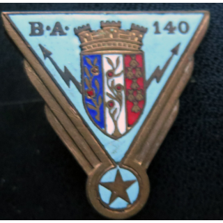 BA 140 BLIDA : rinsigne de la base aérienne 140 de Blida Drago A. 502 en émail épingle ressoudée