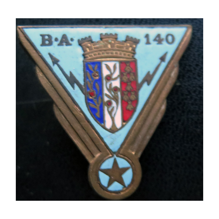 BA 140 BLIDA : rinsigne de la base aérienne 140 de Blida Drago A. 502 en émail épingle ressoudée