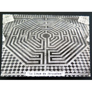 IMAGE PIEUSE : carte postale Saint Quentin La Basilique dallage en labyrinthe 1493