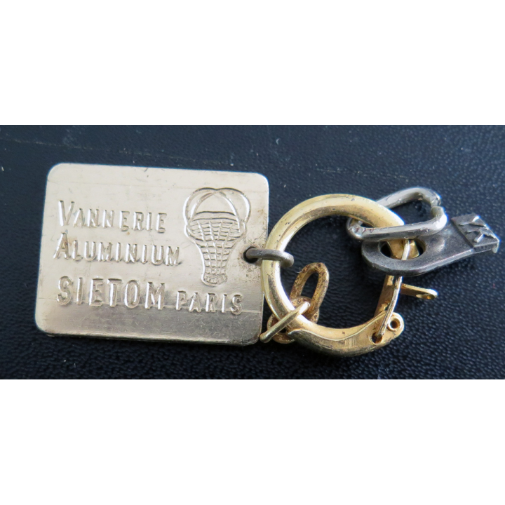 Porte clefs Vintage des années 1950-1960 : Vannerie aluminium Sietom Paris