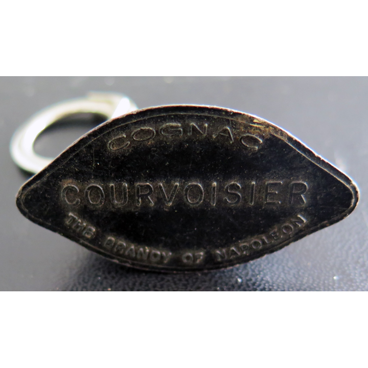 Porte clefs Vintage des années 1950-1960 : Cognac Courvoisier The Brandy of Napoléon