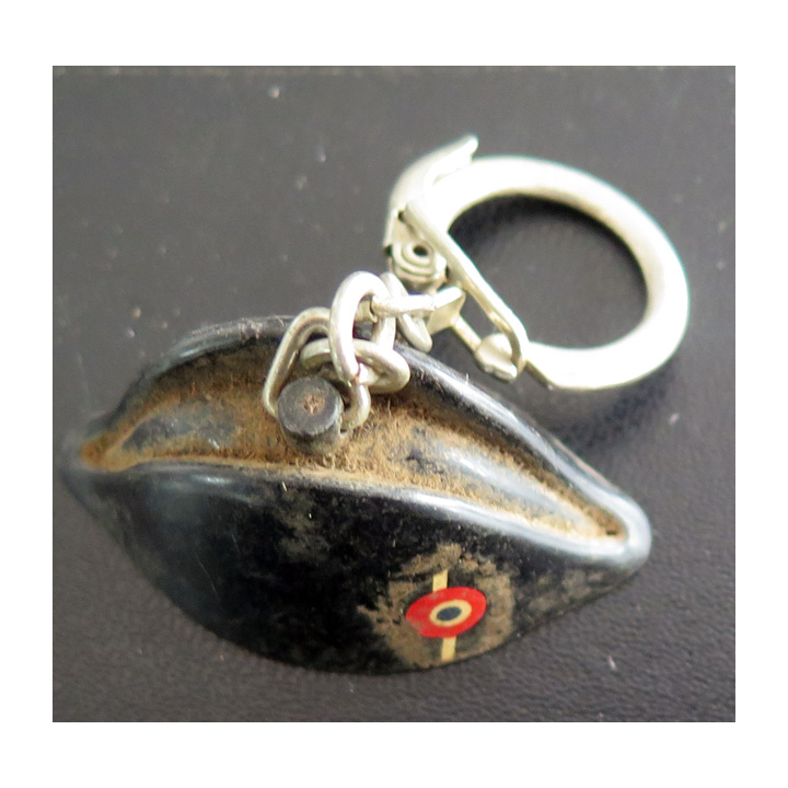 Porte clefs Vintage des années 1950-1960 : Cognac Courvoisier The Brandy of Napoléon