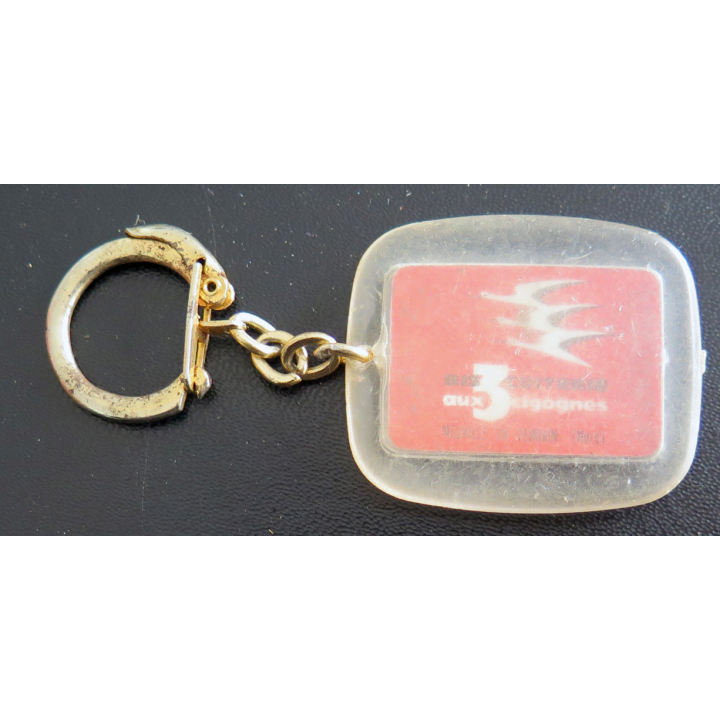 Porte clefs Vintage des années 1950-1960 : Biscuiterie aux 3 cigognes Neuville en Ferrain
