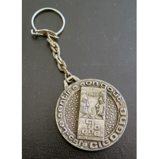 Porte clefs Vintage des années 1950-1960 : café Cigogne inauguration Septembre 1966