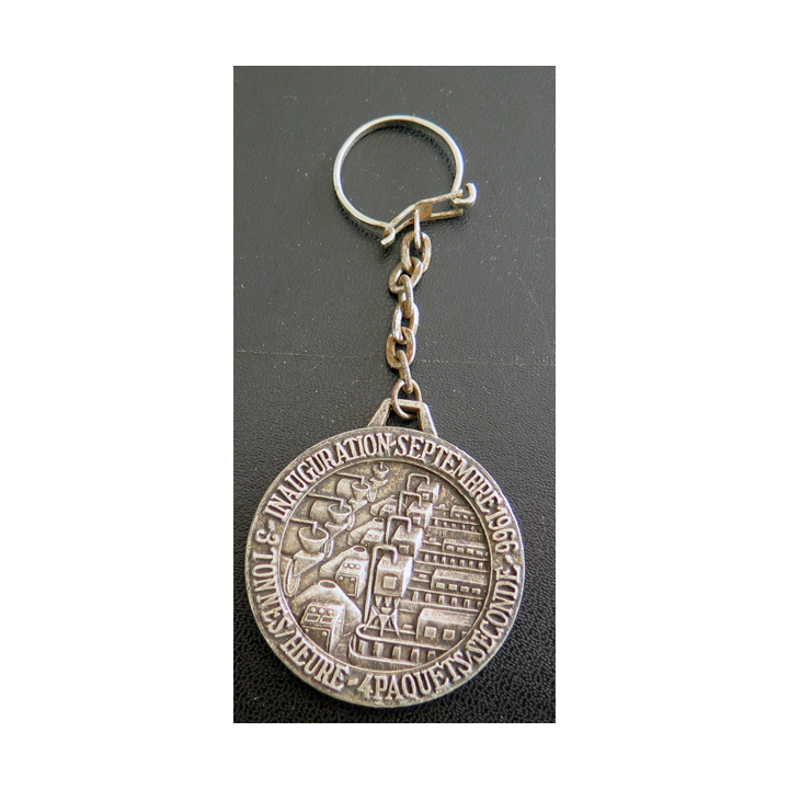 Porte clefs Vintage des années 1950-1960 : café Cigogne inauguration Septembre 1966