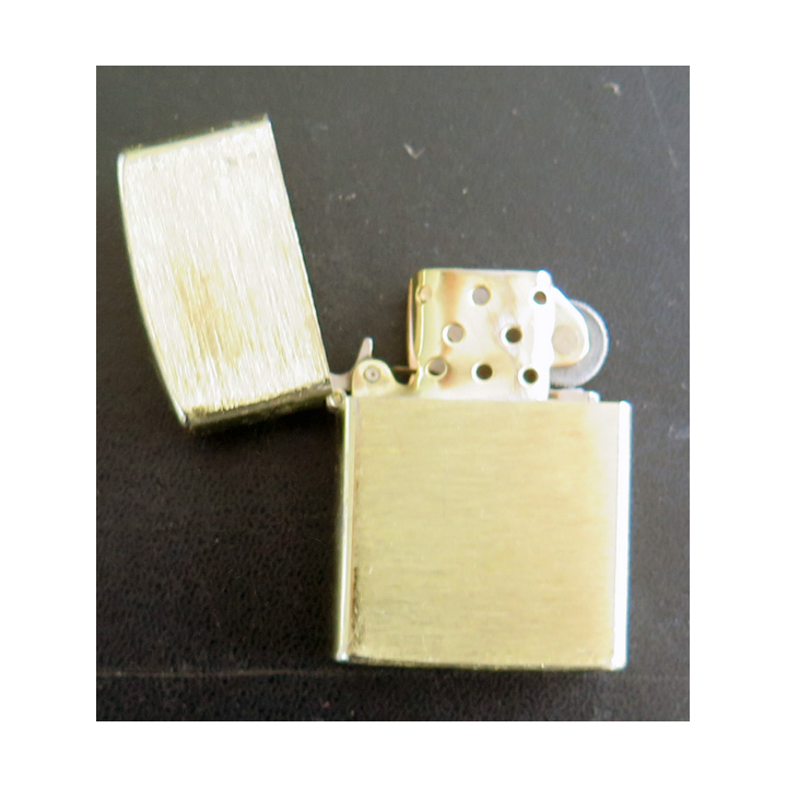 Briquet Zippo doré